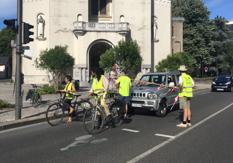 Photo de la barrière pour faire respecter le SAS vélo